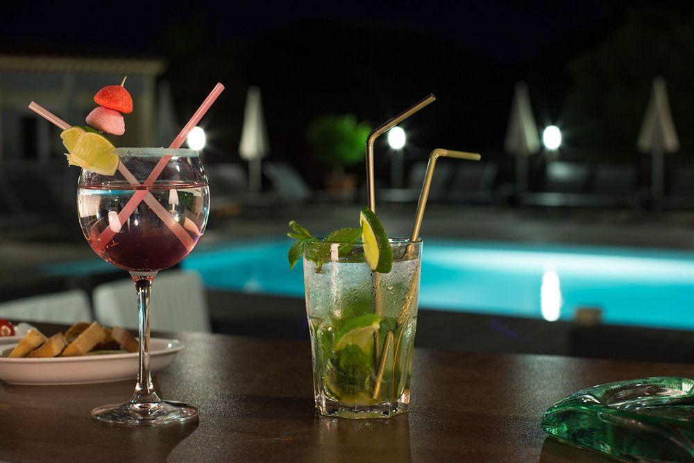 Les Capucines Saint Tropez Hotel Gassin Exterior photo