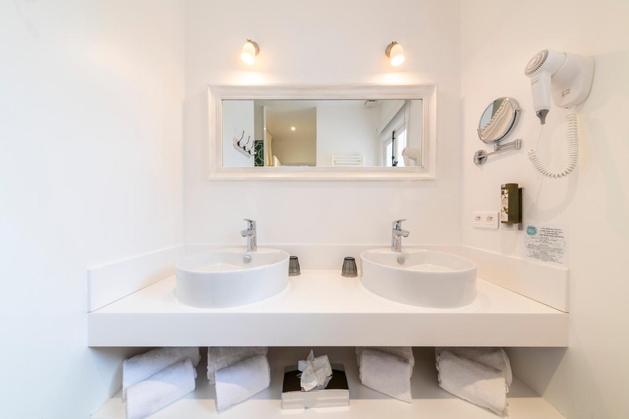 Les Capucines Saint Tropez Hotel Gassin Exterior photo