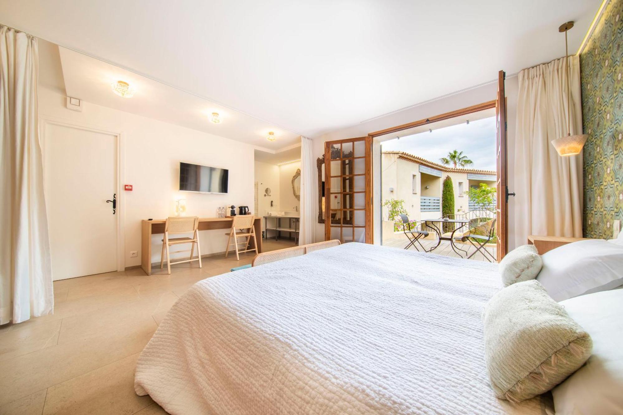 Les Capucines Saint Tropez Hotel Gassin Exterior photo