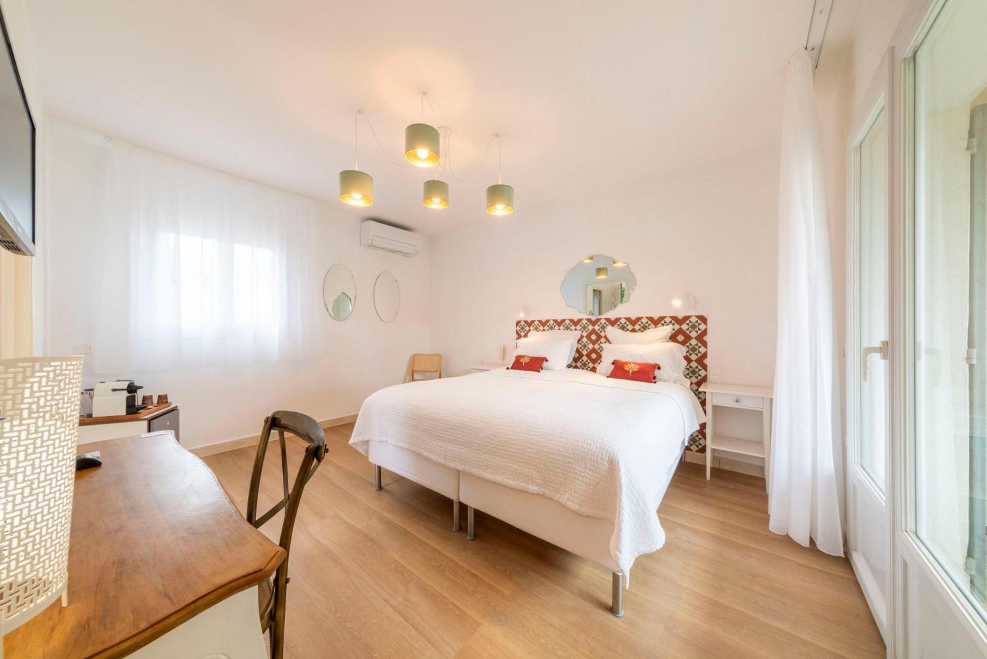 Les Capucines Saint Tropez Hotel Gassin Exterior photo