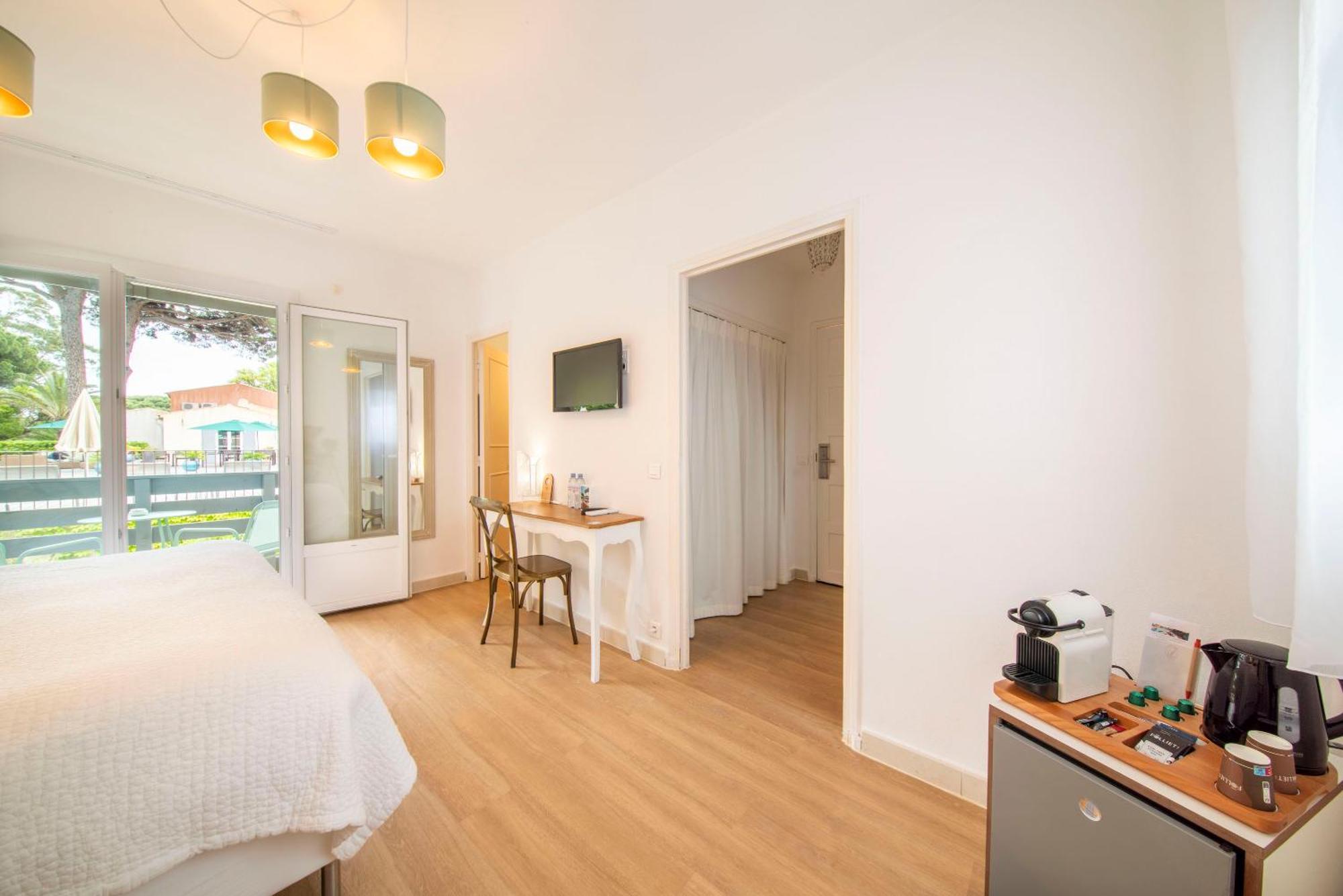 Les Capucines Saint Tropez Hotel Gassin Exterior photo