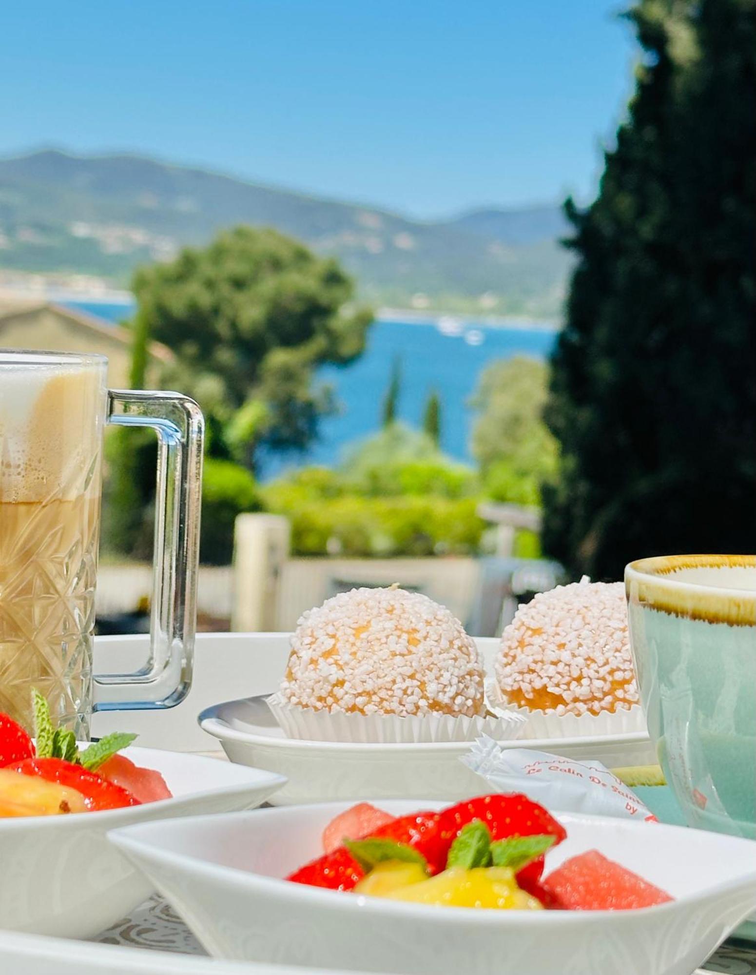 Les Capucines Saint Tropez Hotel Gassin Exterior photo