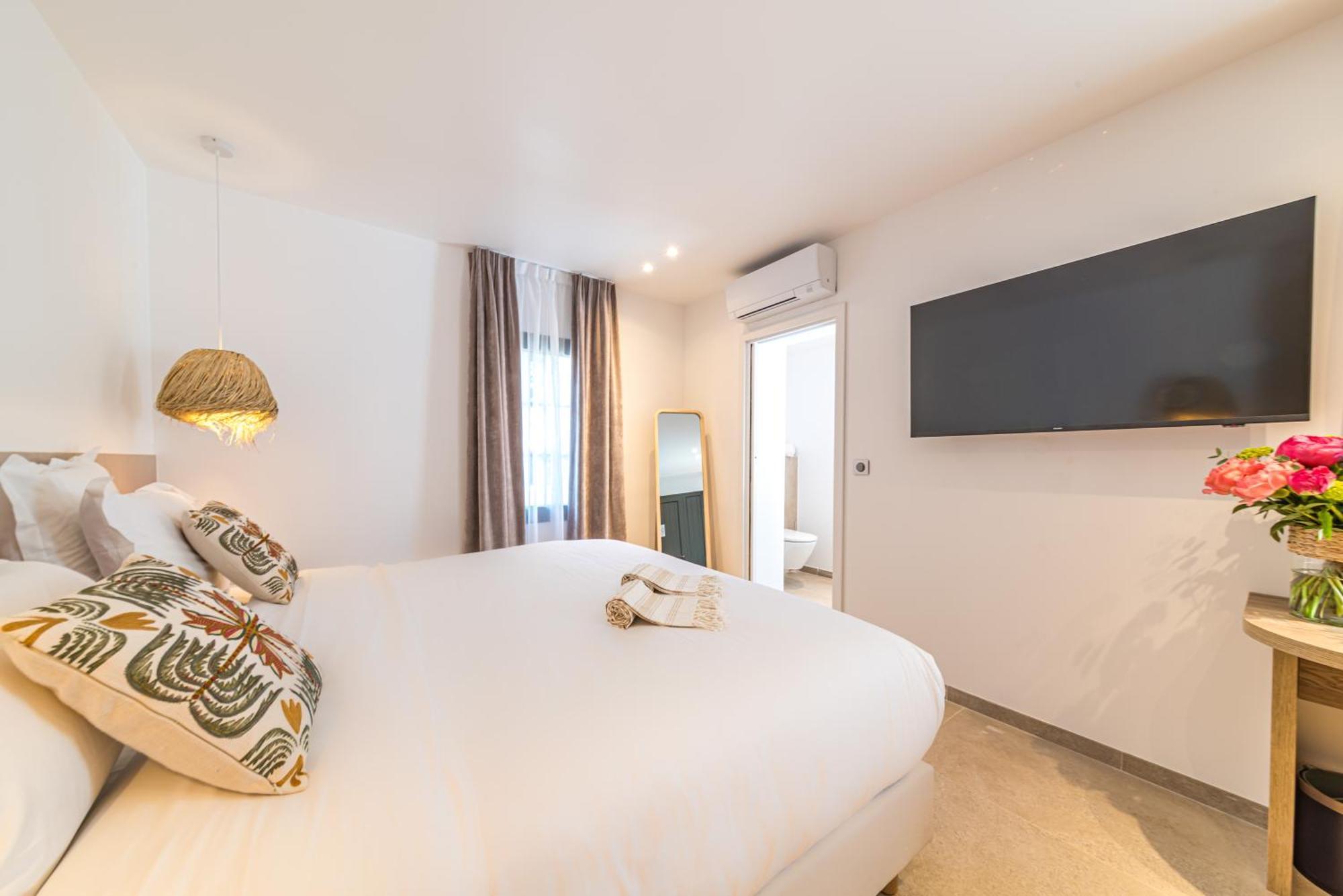 Les Capucines Saint Tropez Hotel Gassin Exterior photo