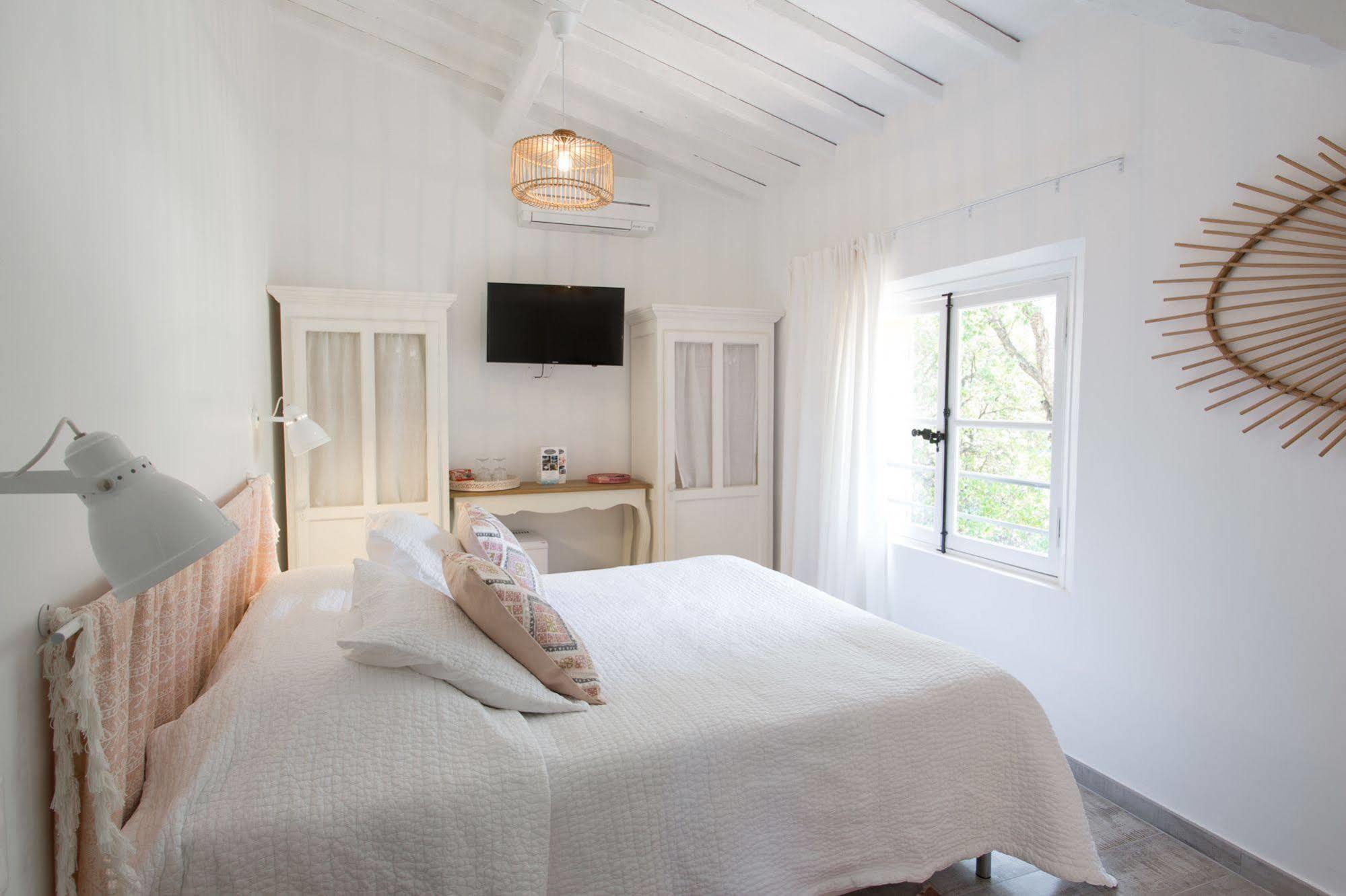 Les Capucines Saint Tropez Hotel Gassin Exterior photo